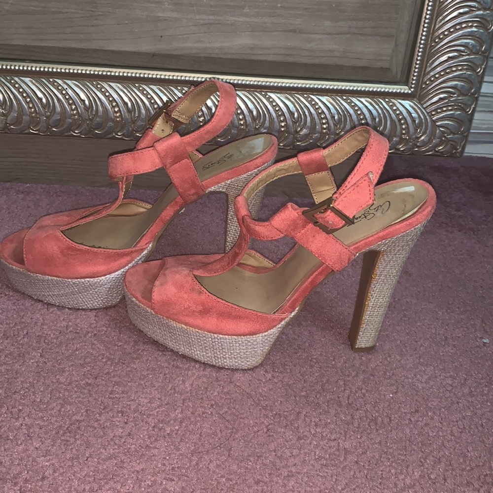 Heels - Picture 3 of 3